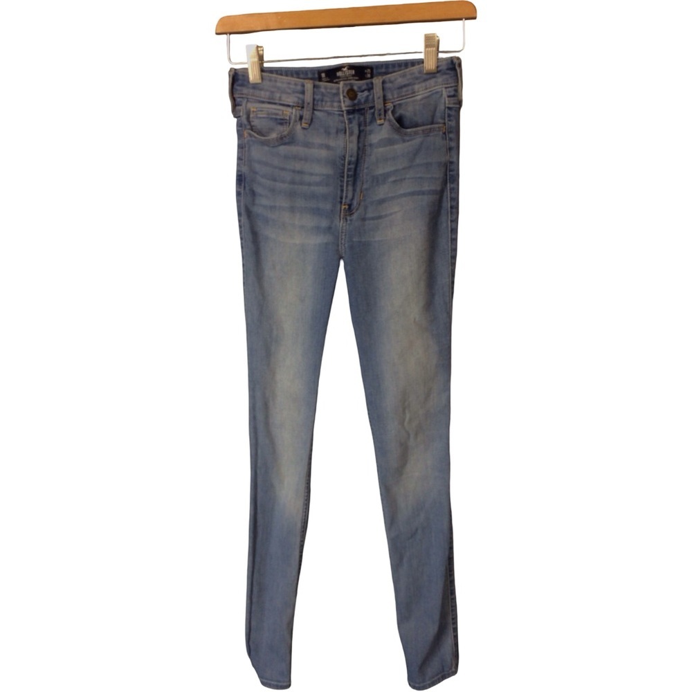 Hollister Women's Light Ultra High Rise Skinny Jeans size 1R